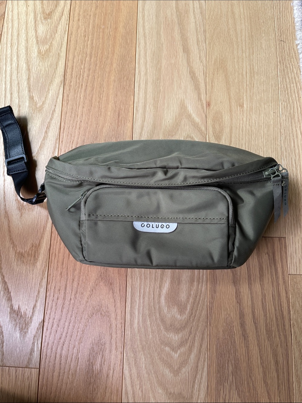 Colugo On The Go Organizer in Olive Green Compact Travel Pack - Like New